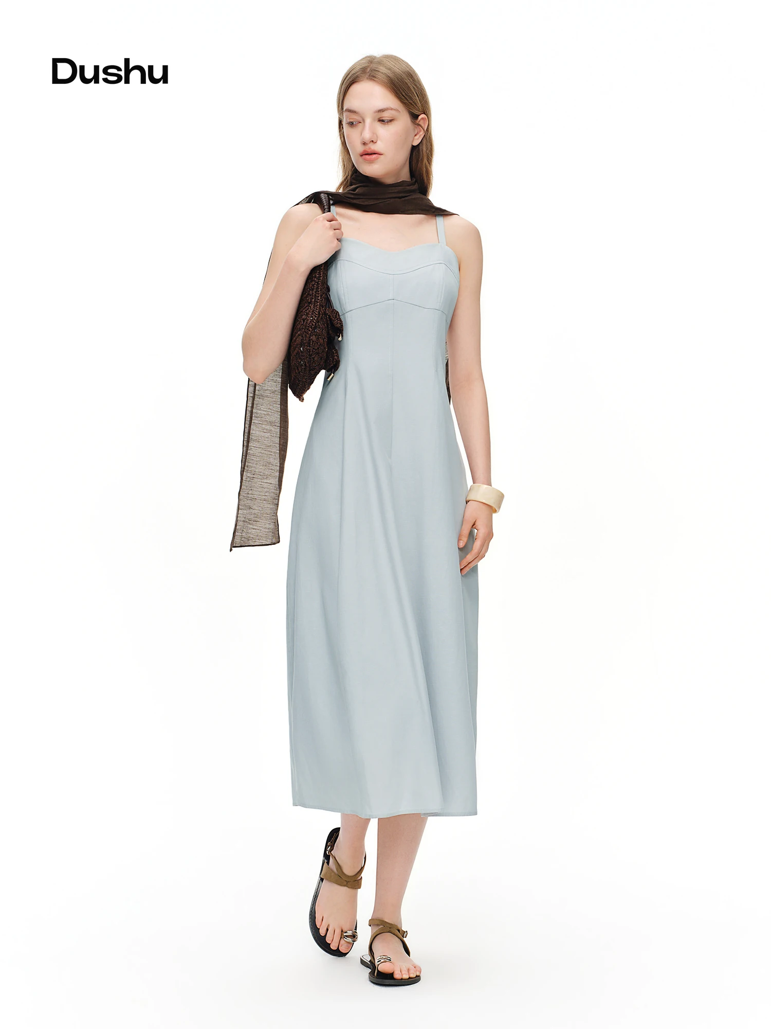 DUSHU 2026 Summer Women's French-Inspired Minimalist Spaghetti Strap Dress Bloom Hem - Casual Style for Daily Summer Outings
DUSHU 2026 Summer Women's French-Inspired Minimalist Spaghetti Strap Dress Bloom Hem - Casual Style for Daily Summer Outings