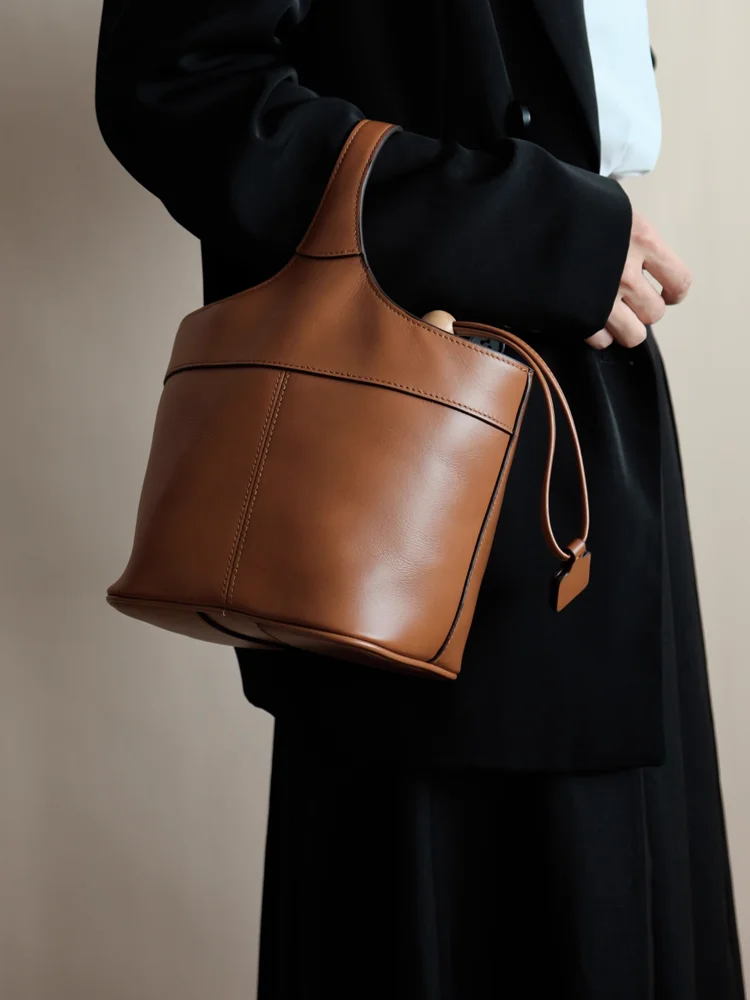 Fashion Retro Simple Genuine Leather Women Bucket Bag\Handbag Nice Real Leather Lady Tote Shoulder Crossbody Bag New
Fashion Retro Simple Genuine Leather Women Bucket Bag\Handbag Nice Real Leather Lady Tote Shoulder Crossbody Bag New