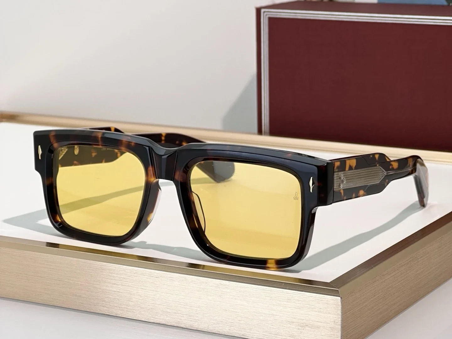 Top Quality Sunglasses for Men and Women HEMMINGS SIZE 55-22 Style UV400 Retro Fashion Special Design Sun Glasses with box
Top Quality Sunglasses for Men and Women HEMMINGS SIZE 55-22 Style UV400 Retro Fashion Special Design Sun Glasses with box