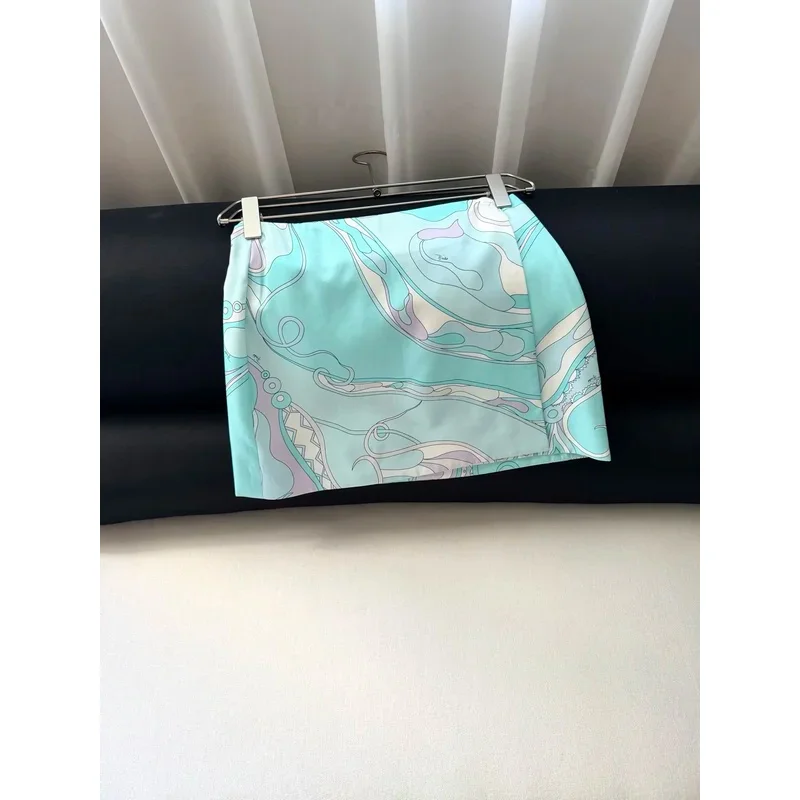 2026 Women Blue Geometric Vortex Print Wrapped Silk Mini Skirt
2026 Women Blue Geometric Vortex Print Wrapped Silk Mini Skirt