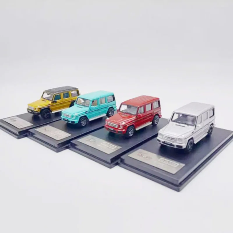 Diecast 1:64 Scale G-Class SUV Off-road Vehicle Alloy Simulation Car Model Static Collection Decorated Holiday Gifts Toys
Diecast 1:64 Scale G-Class SUV Off-road Vehicle Alloy Simulation Car Model Static Collection Decorated Holiday Gifts Toys