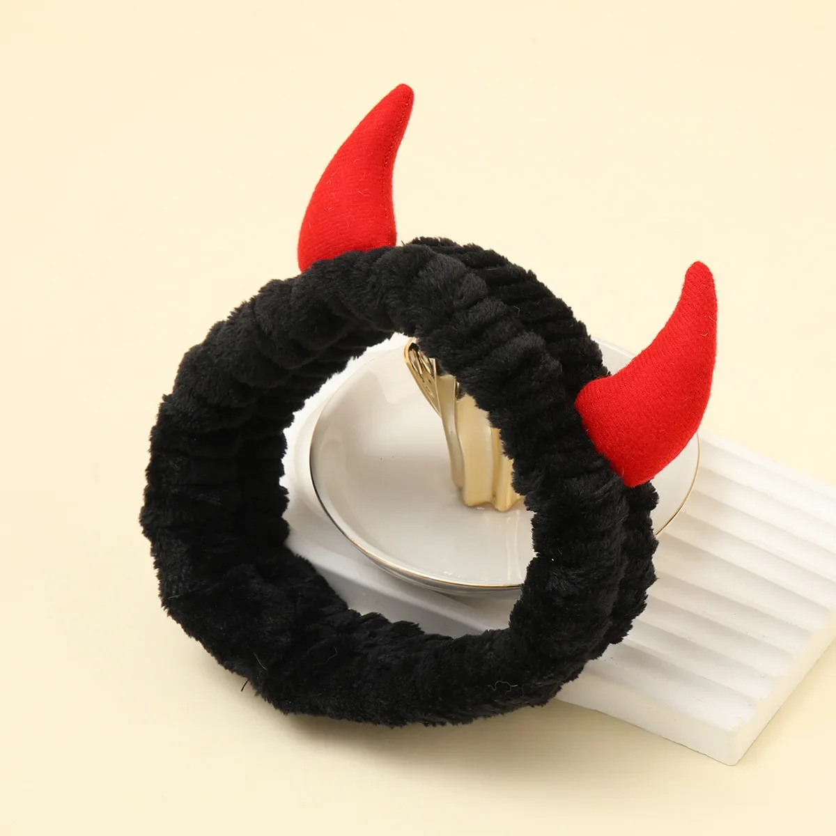 1PC Plush Headband Devil Horn Hairbands Cute Cartoon Headwrap For Face Wash Skincare Makeup Hair Accessories For Women
1PC Plush Headband Devil Horn Hairbands Cute Cartoon Headwrap For Face Wash Skincare Makeup Hair Accessories For Women