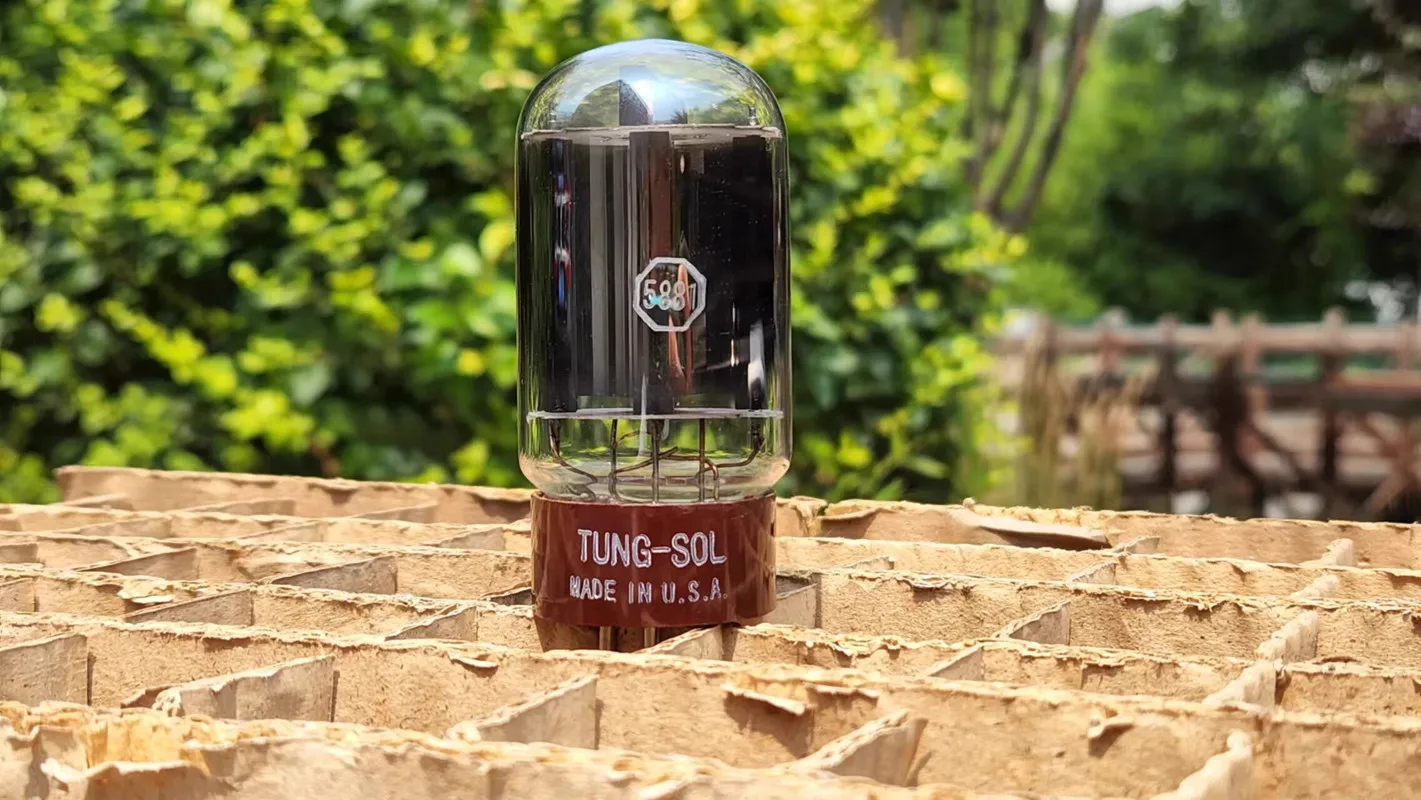 Brand new 5881 tube, upgraded 6L6, EL34, etc., beautiful appearance and beautiful sound.
Brand new 5881 tube, upgraded 6L6, EL34, etc., beautiful appearance and beautiful sound.