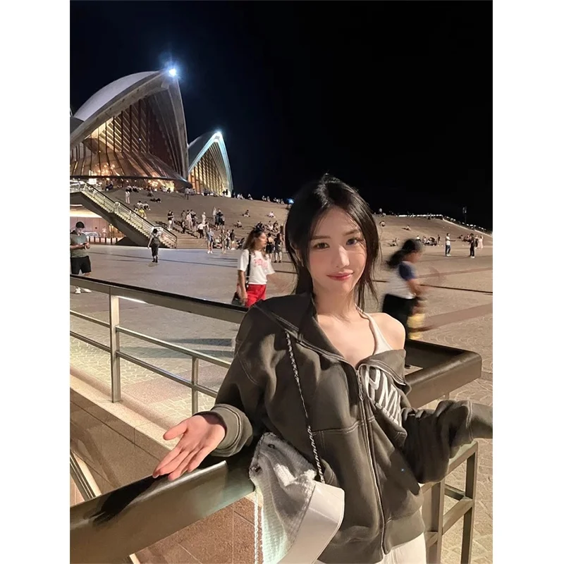 Retro Fashionable East Gate 26 Spring Ban Ni Hooded Letter Embroidery Zipper Sweatshirt Jacket Women Street Style Long Sleeve
Retro Fashionable East Gate 26 Spring Ban Ni Hooded Letter Embroidery Zipper Sweatshirt Jacket Women Street Style Long Sleeve