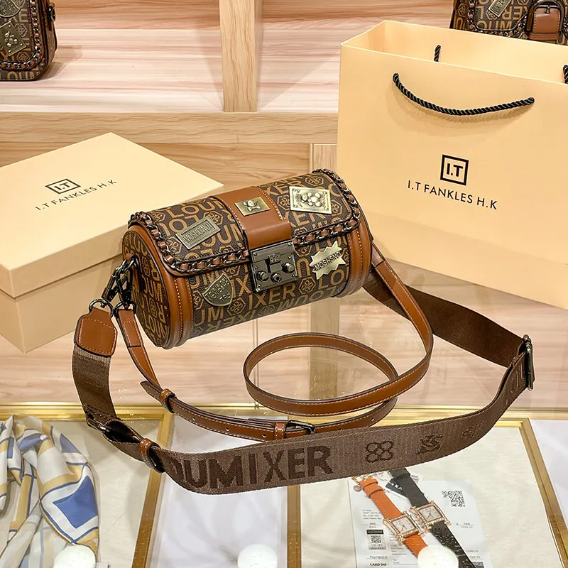 2026 New Hong Kong Genuine Leather Cylinder Bag,Summer Textured Mini Crossbody Pouch,Fashion Shoulder Satchel for Ladies
2026 New Hong Kong Genuine Leather Cylinder Bag,Summer Textured Mini Crossbody Pouch,Fashion Shoulder Satchel for Ladies