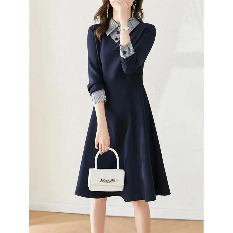 Women's 2024 Spring and Autumn New Splicing Polo Collar Button Fashion Solid Fake Two Piece Minimalist Casual Long Sleeve Dress
Women's 2024 Spring and Autumn New Splicing Polo Collar Button Fashion Solid Fake Two Piece Minimalist Casual Long Sleeve Dress