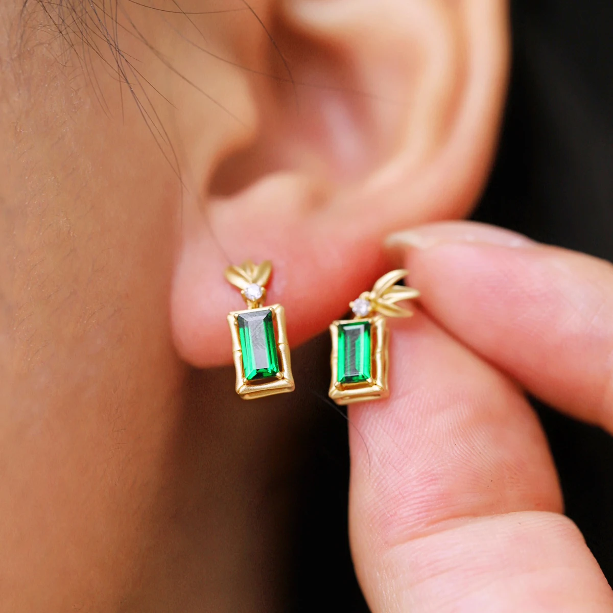 Elegant and exquisite bamboo pure silver ear studs S925 women's earrings are the first choice for Valentine's Day gifts
Elegant and exquisite bamboo pure silver ear studs S925 women's earrings are the first choice for Valentine's Day gifts