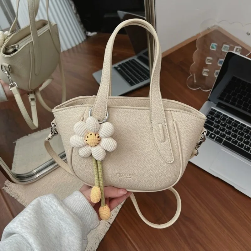 Vintage Popular Elegant Leather Handbag Ladies High End Classic Simple Trendy Casual Paris Bag
Vintage Popular Elegant Leather Handbag Ladies High End Classic Simple Trendy Casual Paris Bag