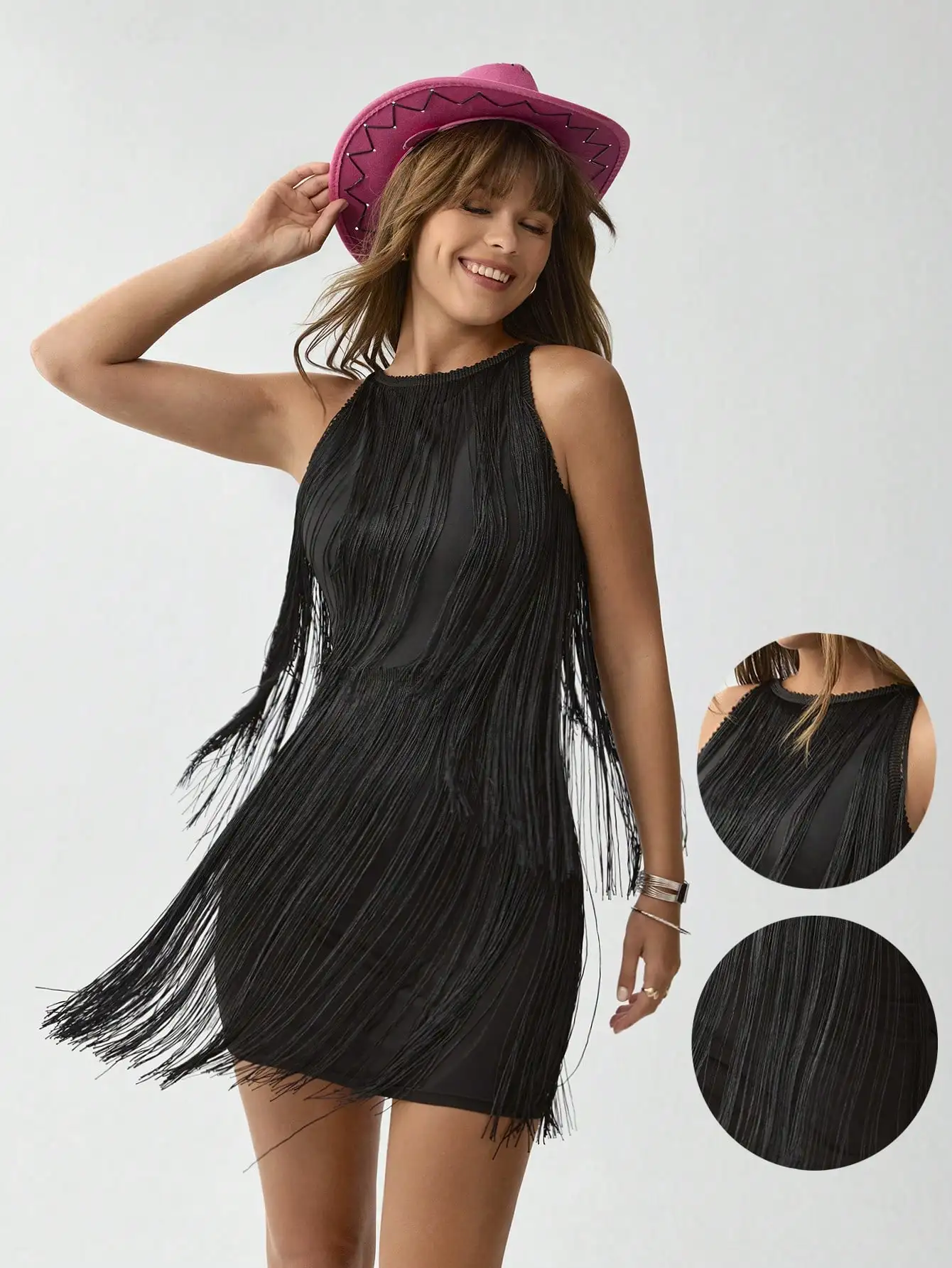 Черное мини-платье с бахромой и вырезом халтер для музыкальных фестивалей и повседневной носки
Черное мини-платье с бахромой и вырезом халтер для музыкальных фестивалей и повседневной носки