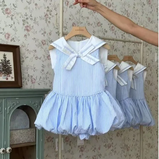 Girls' French Navy Collar Blue Striped Dress with A Stylish and Slim Fashion and Comfortable Kids Outwear Blue Skirt
Girls' French Navy Collar Blue Striped Dress with A Stylish and Slim Fashion and Comfortable Kids Outwear Blue Skirt