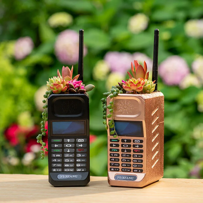 Modern Succulent Flower Pot Traditional Mobile Phone-Shape Retro Garden Ornament for Balcony Desktop Landscape Greenery
Modern Succulent Flower Pot Traditional Mobile Phone-Shape Retro Garden Ornament for Balcony Desktop Landscape Greenery