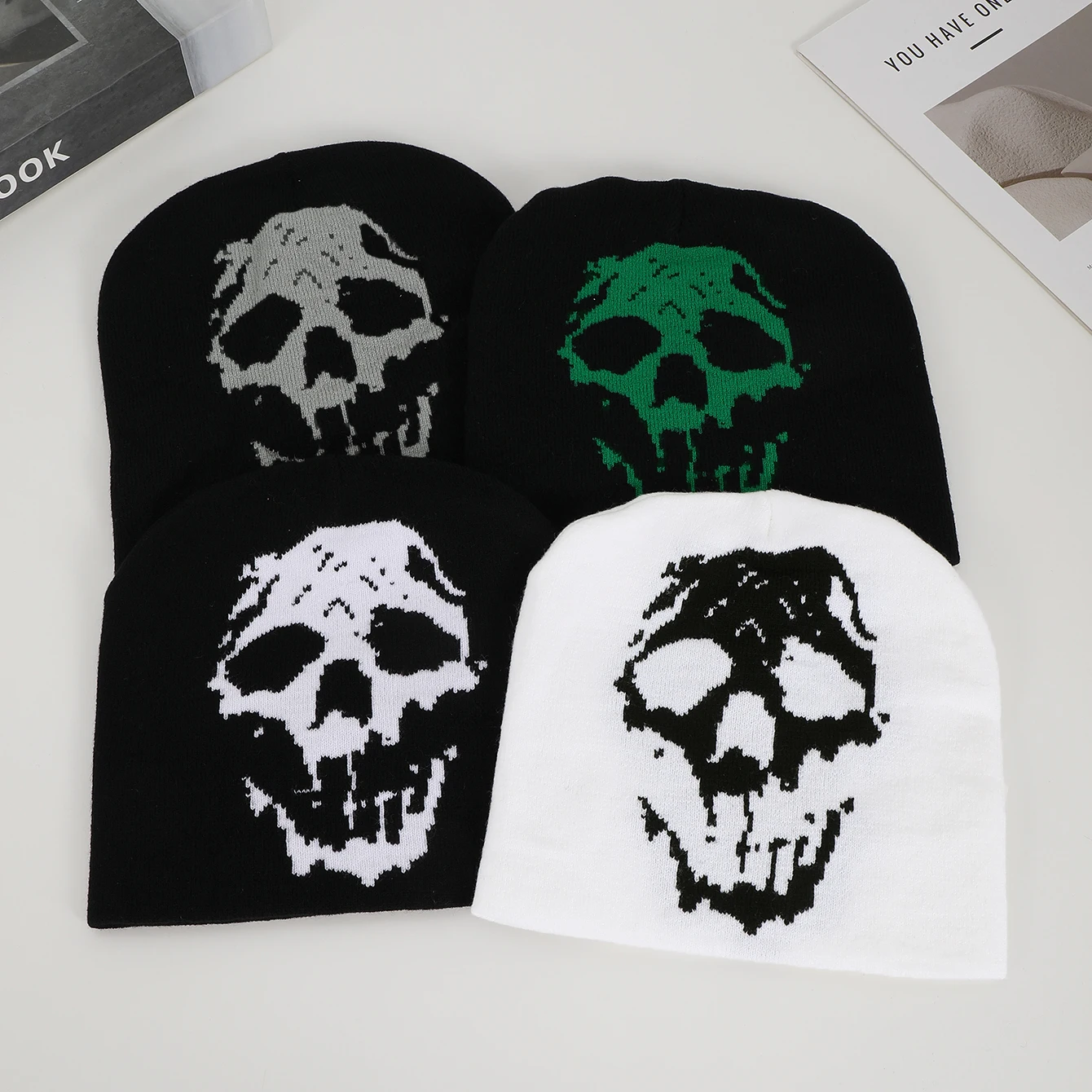 European and American style trendy skull jacquard knitted hat, hip-hop punk style elastic pullover hat, Halloween party cold hat 
European and American style trendy skull jacquard knitted hat, hip-hop punk style elastic pullover hat, Halloween party cold hat