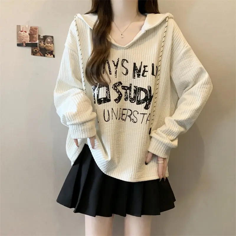 Waffle Knit Hooded Sweatshirt Women's Casual Loose Long Sleeve V-neck Top with Handwritten Letter Print and Contrast Stitching
Waffle Knit Hooded Sweatshirt Women's Casual Loose Long Sleeve V-neck Top with Handwritten Letter Print and Contrast Stitching