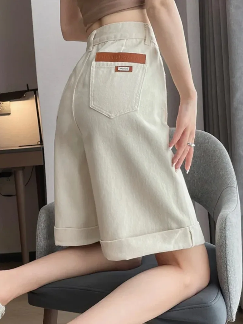 Summer Women's Shorts High Waist Cotton Wide-leg Short Pants Loose Button Korean Knee Length Solid White Denim Shorts for Women
Summer Women's Shorts High Waist Cotton Wide-leg Short Pants Loose Button Korean Knee Length Solid White Denim Shorts for Women