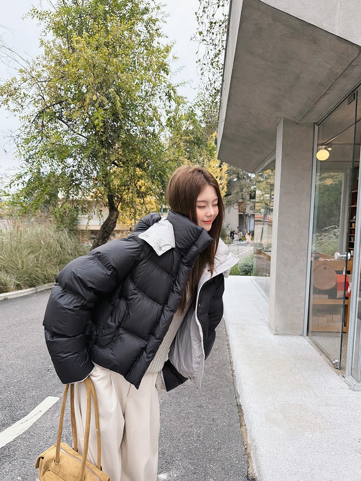 Женская зимняя куртка Fang Pao Bla с капюшоном, новая модель 2025 года, белая, теплая, из пуха, толстая верхняя одежда
Женская зимняя куртка Fang Pao Bla с капюшоном, новая модель 2025 года, белая, теплая, из пуха, толстая верхняя одежда