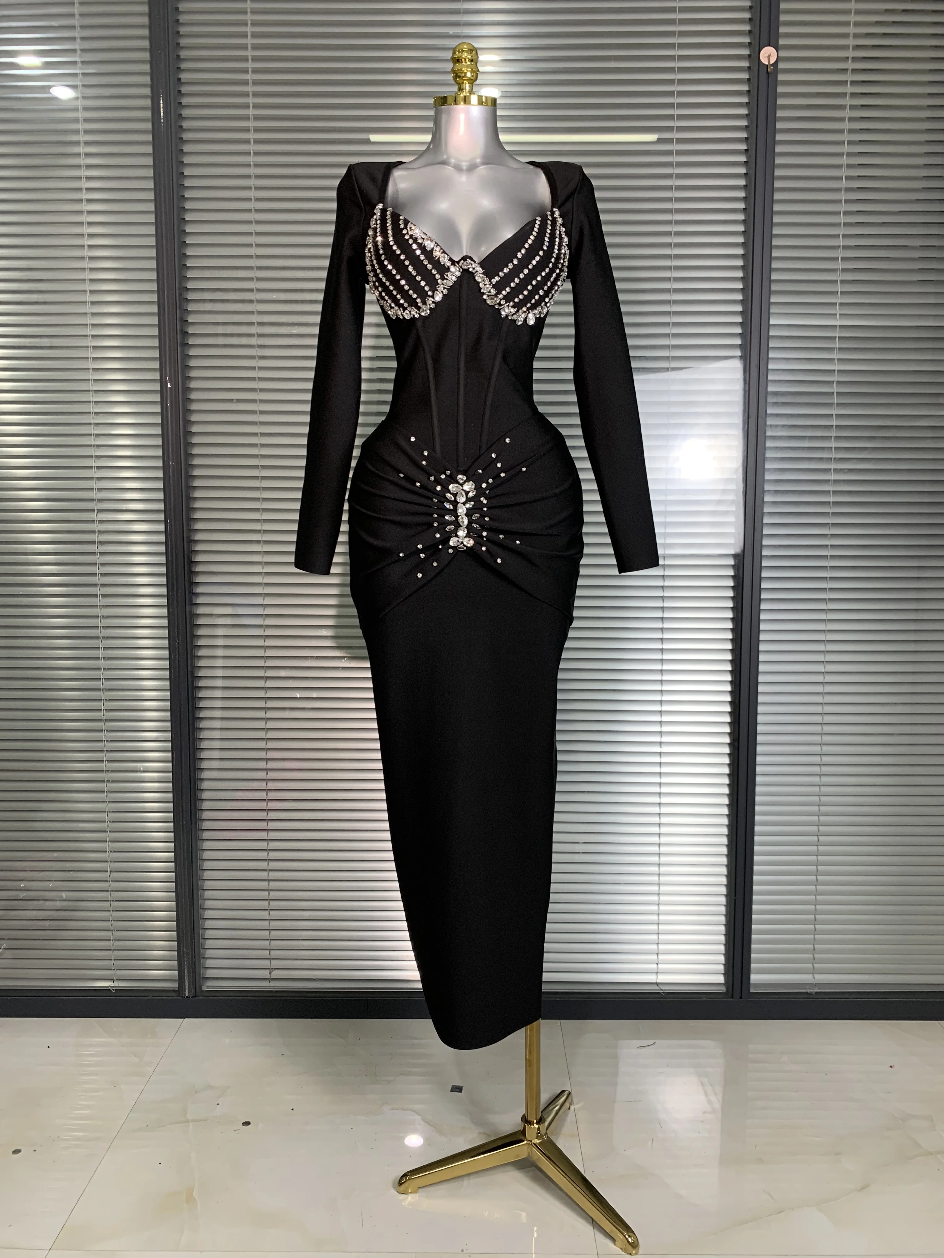 Brand New Women Long Sleeve Black Maxi Bandage Bodycon Dress Elegant Crystal Diamonds Evening Party Dress Vestido
Brand New Women Long Sleeve Black Maxi Bandage Bodycon Dress Elegant Crystal Diamonds Evening Party Dress Vestido