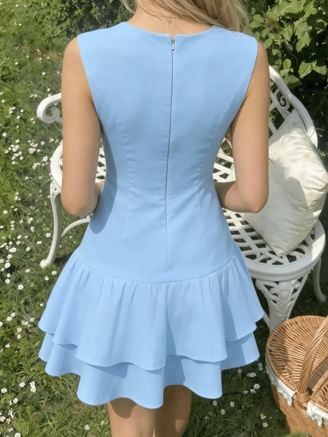 Sky Blue Sleeveless Round Neck Mini Dress With Double Ruffle Hem Fitted Waist A-Line Casual Elegant Dress
Sky Blue Sleeveless Round Neck Mini Dress With Double Ruffle Hem Fitted Waist A-Line Casual Elegant Dress