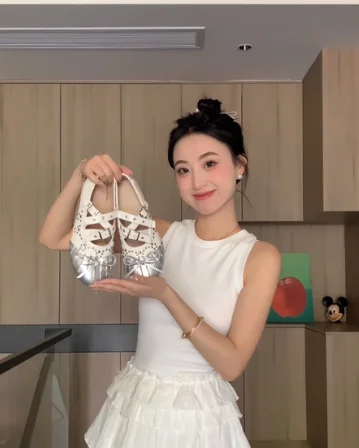 Girly Punk Style Rivet Bow Casual Cute Mary Jane Shoes Femme Summer Autumn French Sweet Elegant Flat for Women 2025 New
Girly Punk Style Rivet Bow Casual Cute Mary Jane Shoes Femme Summer Autumn French Sweet Elegant Flat for Women 2025 New