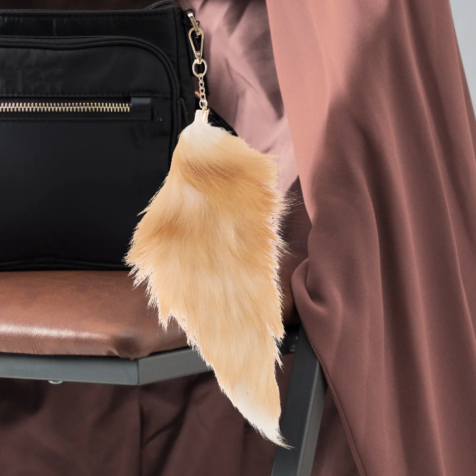 Animal Tail Keychain Pendant Imitation Furry Tail Hanging Decor Bag Charm Keyring Clip Lightweight Stylish Key Accessory
Animal Tail Keychain Pendant Imitation Furry Tail Hanging Decor Bag Charm Keyring Clip Lightweight Stylish Key Accessory