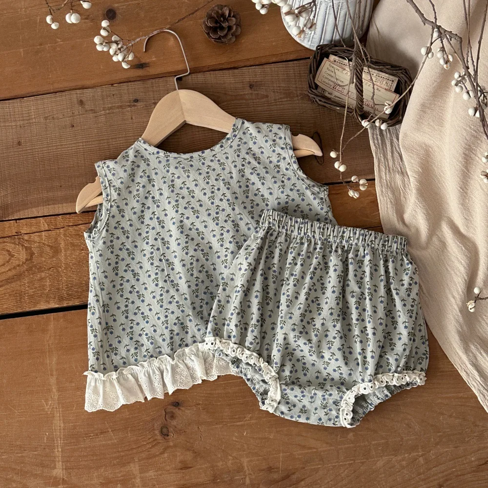 2026 Summer New Baby Sleeveless Clothes Set Infant Girls Vintage Floral Tops + Pp Shorts 2pcs Suit Toddler Cotton Outfits
2026 Summer New Baby Sleeveless Clothes Set Infant Girls Vintage Floral Tops + Pp Shorts 2pcs Suit Toddler Cotton Outfits