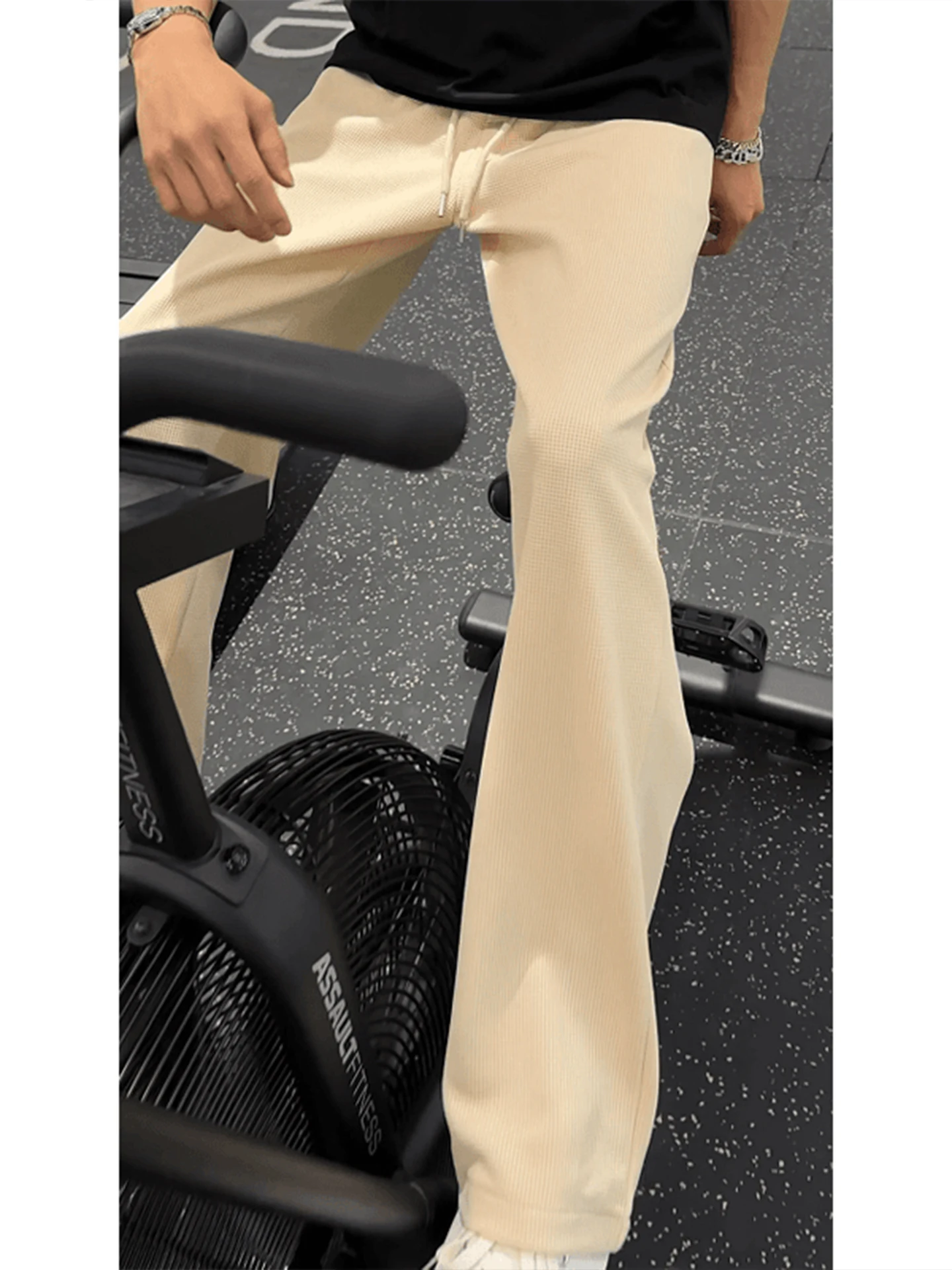 Ice Silk Straight Leg Casual Pants Men's Summer Thin Sporty Breathable Slimming Long Trousers Casual Loose Fit Elastic Waist
Ice Silk Straight Leg Casual Pants Men's Summer Thin Sporty Breathable Slimming Long Trousers Casual Loose Fit Elastic Waist