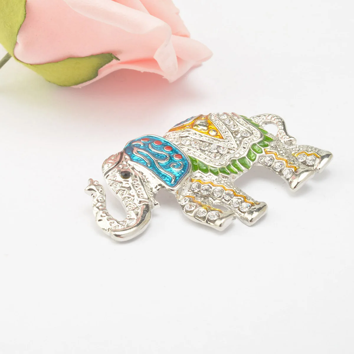 Elephant Brooch Pin Sparkling Rhinestone Embellished Enamel Badge Lightweight Fancy Accessory for Party Performance Apparel
Elephant Brooch Pin Sparkling Rhinestone Embellished Enamel Badge Lightweight Fancy Accessory for Party Performance Apparel