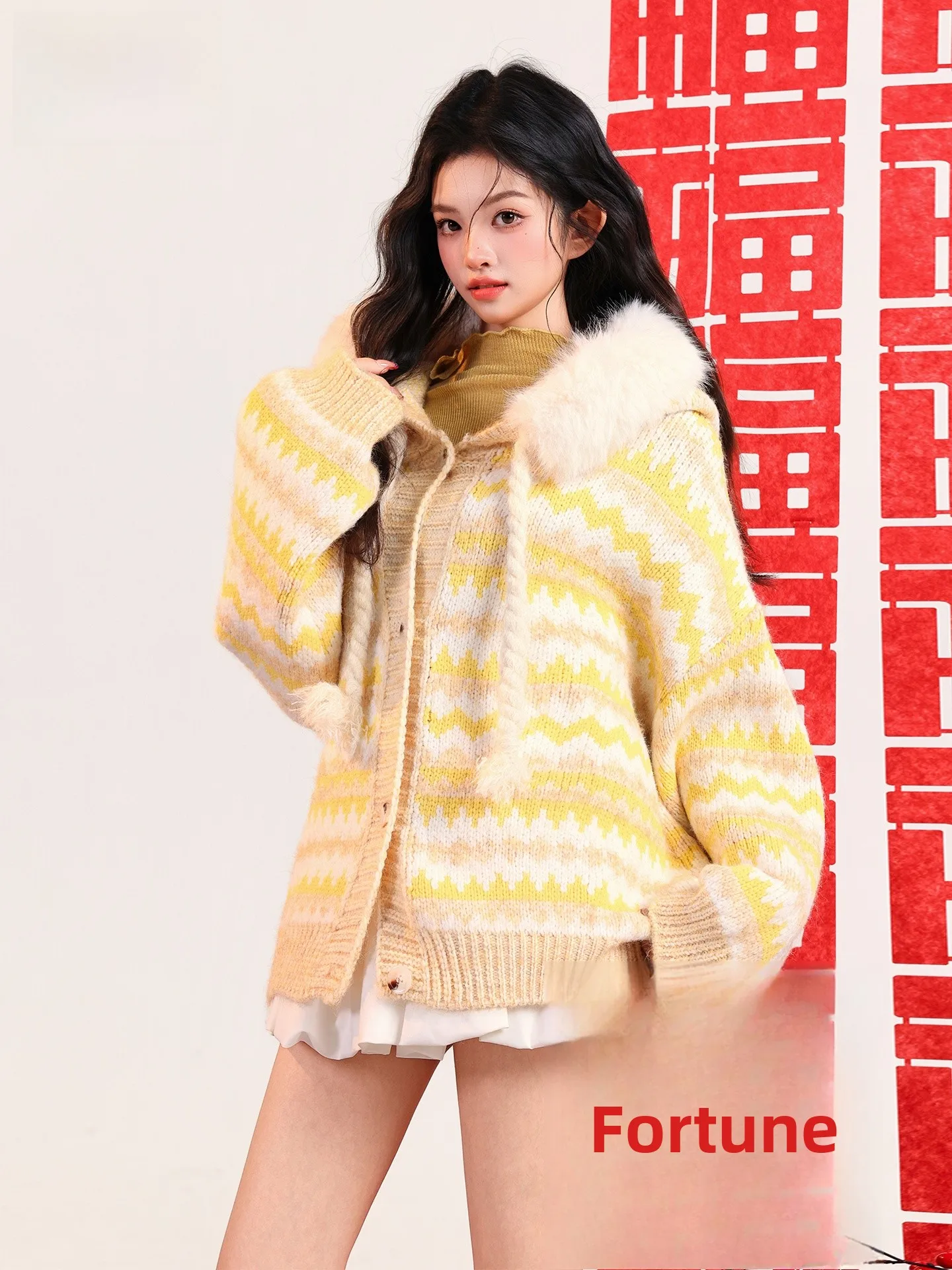 Thickened Color Block Hooded Knitted Sweater Women's Loose Winter Cardigan Fashionable Commute Style Long Sleeve Stripe Pattern
Thickened Color Block Hooded Knitted Sweater Women's Loose Winter Cardigan Fashionable Commute Style Long Sleeve Stripe Pattern