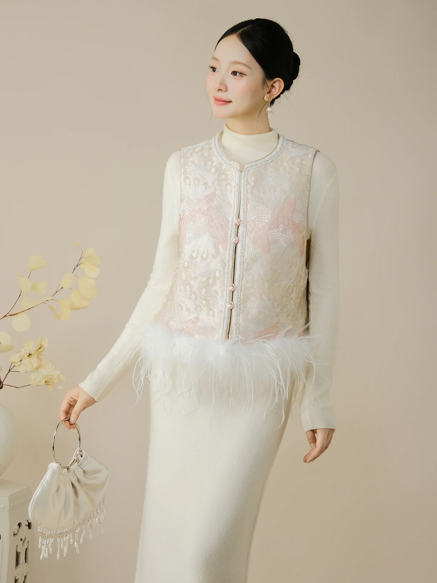Ele New Chinese Sle Embroidered Silk Feather Ostrich Plume Vest Mountain Has Color Condensation Autumn Winter Heavyweight
Ele New Chinese Sle Embroidered Silk Feather Ostrich Plume Vest Mountain Has Color Condensation Autumn Winter Heavyweight