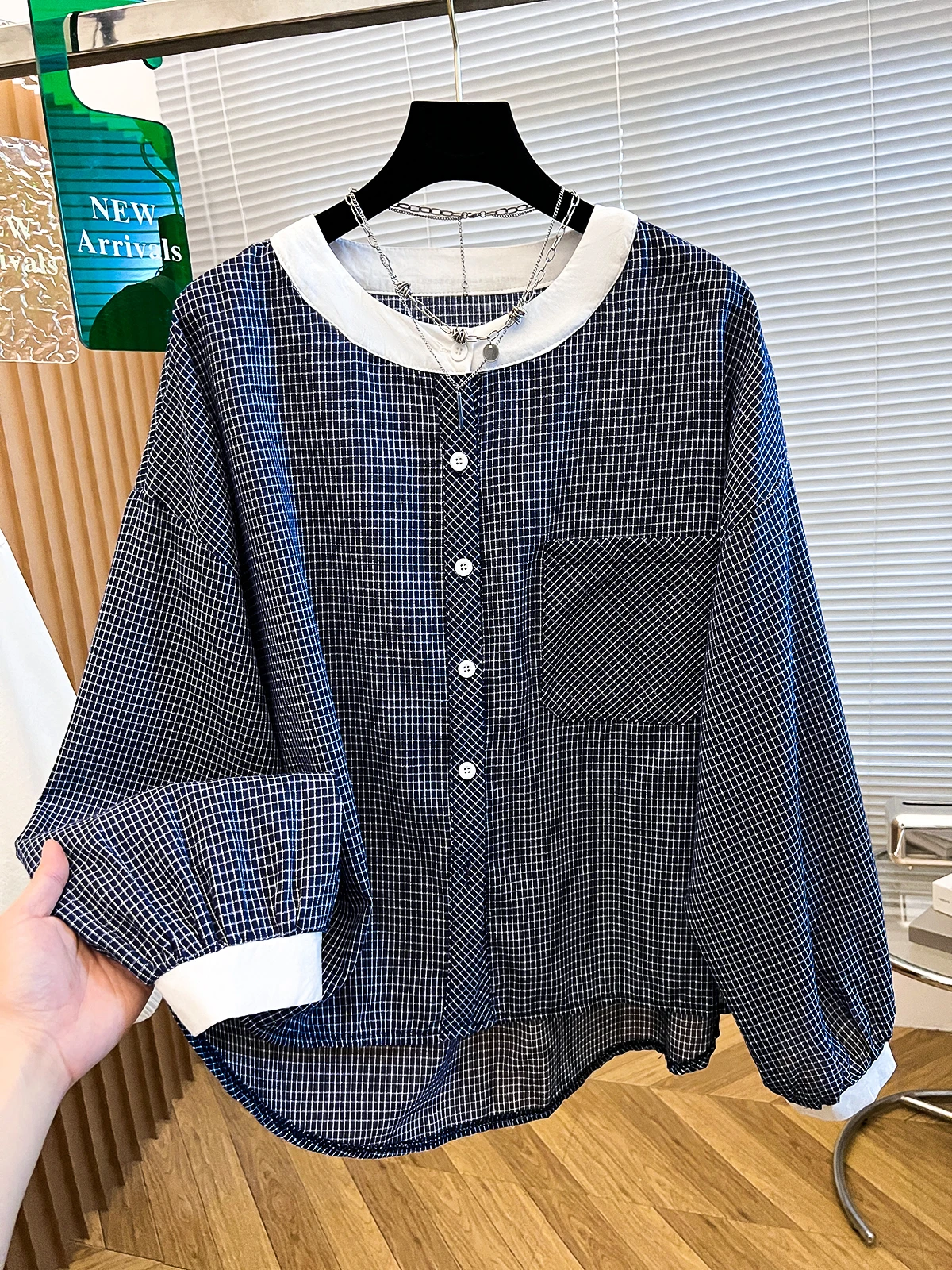 High-End Korean Sle Long Sve irt Women's plus Size Meat Covering Faion Single ket Lantern Sve Cheered irt
High-End Korean Sle Long Sve irt Women's plus Size Meat Covering Faion Single ket Lantern Sve Cheered irt