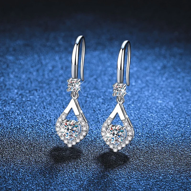 E124 Lefei Fashion Classic White 0.5 Moissanite Exquisite Luxury Waterdrop Earring For Charm Women Silver 925 Party Jewelry Gift
E124 Lefei Fashion Classic White 0.5 Moissanite Exquisite Luxury Waterdrop Earring For Charm Women Silver 925 Party Jewelry Gift