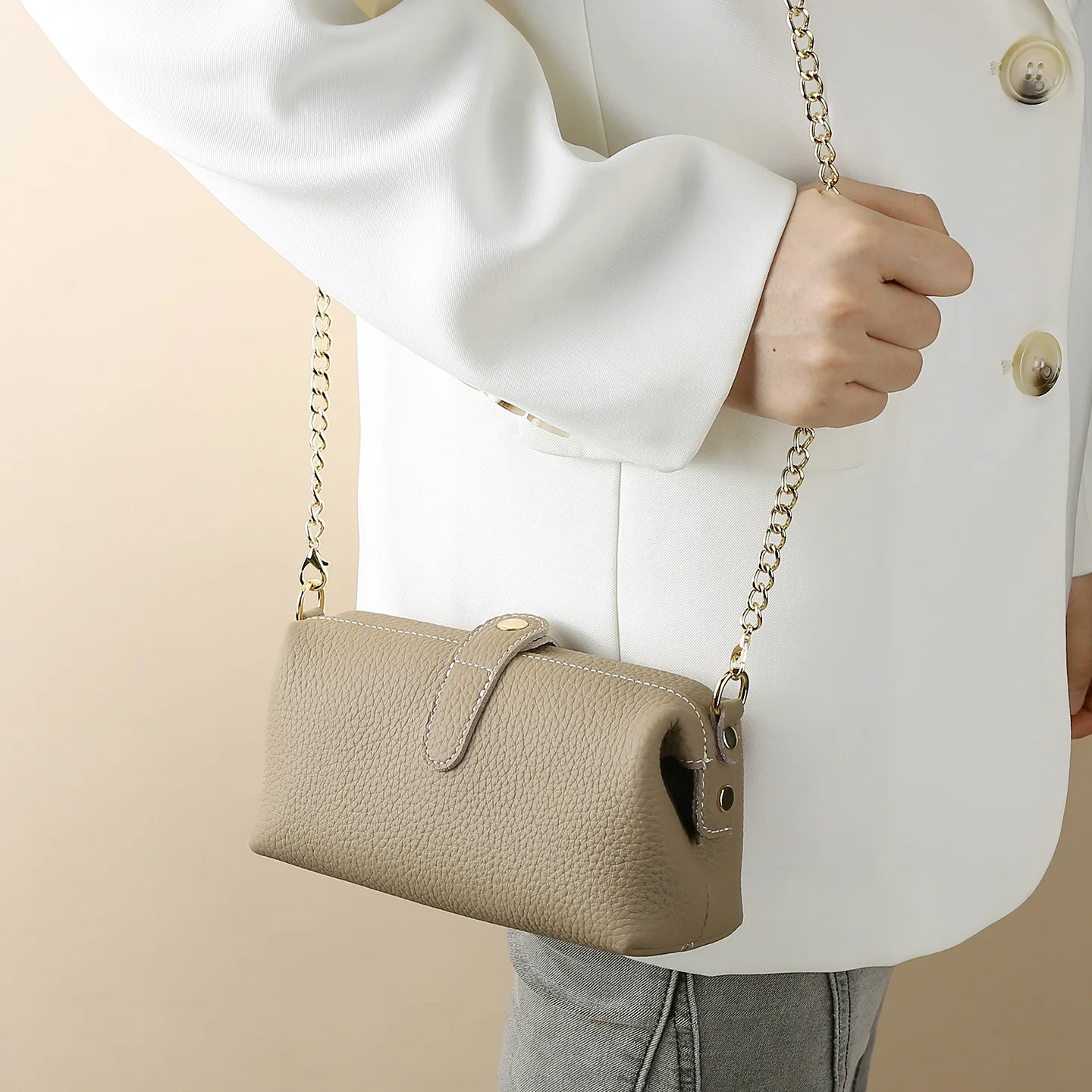 Женская сумка через плечо со съемным плечевым ремнем первого слоя из воловьей кожи, большая вместительная дорожная многоцелевая сумка 
Женская сумка через плечо со съемным плечевым ремнем первого слоя из воловьей кожи, большая вместительная дорожная многоцелевая сумка