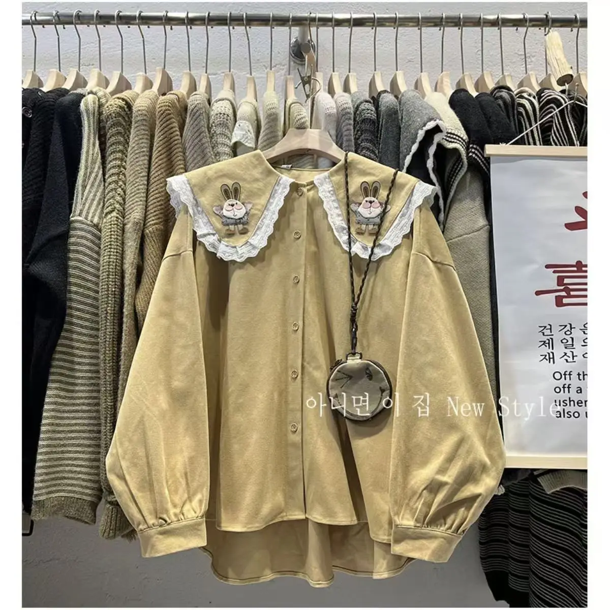 Fashion Vintage Blouse Peter Pan Collar Ruffles Cardigan Rabbit Patch Designs Shirts Autumn Preppy Style All Match Girl Clothing
Fashion Vintage Blouse Peter Pan Collar Ruffles Cardigan Rabbit Patch Designs Shirts Autumn Preppy Style All Match Girl Clothing