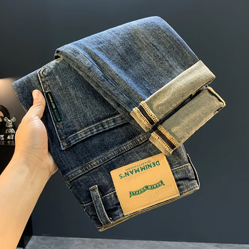 Новинка 2025 года, модные джинсы с царапинами, мужские осенние универсальные повседневные длинные брюки Micro Harun, конические маленькие ноги
Новинка 2025 года, модные джинсы с царапинами, мужские осенние универсальные повседневные длинные брюки Micro Harun, конические маленькие ноги