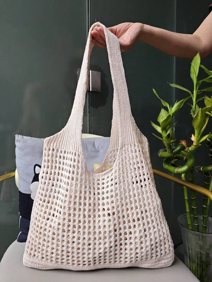 Large capacity knitted tote bag for women, sand-resistant summer shopping handbag with vintage floral hollow design
Large capacity knitted tote bag for women, sand-resistant summer shopping handbag with vintage floral hollow design
