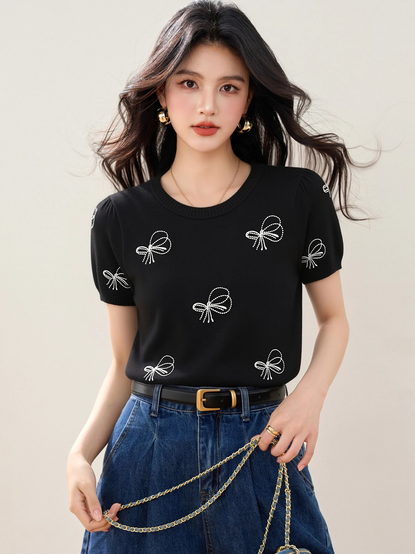 Women's Summer Fashion Bowknot Embroidered Puff Sleeve T-shirt Elegant Round Neck Minimalist Loose Casual Short Sleeve Top
Women's Summer Fashion Bowknot Embroidered Puff Sleeve T-shirt Elegant Round Neck Minimalist Loose Casual Short Sleeve Top
