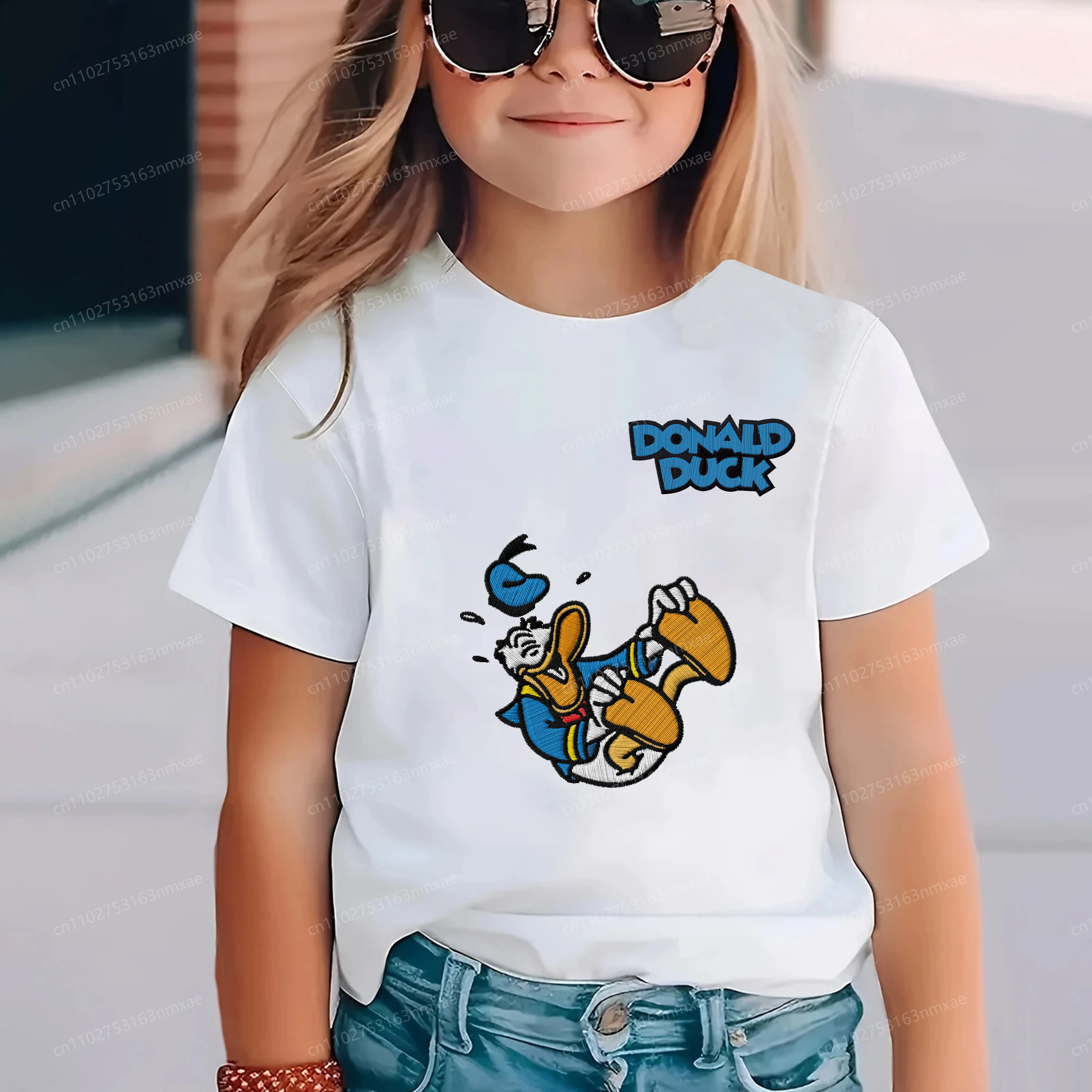 Детская одежда 2025 года, футболка Disney для девочек, детская одежда, летние топы с текстурой для девочек «Дональд Дак», рубашки с вышивкой для девочек «Ромашка»
Детская одежда 2025 года, футболка Disney для девочек, детская одежда, летние топы с текстурой для девочек «Дональд Дак», рубашки с вышивкой для девочек «Ромашка»
