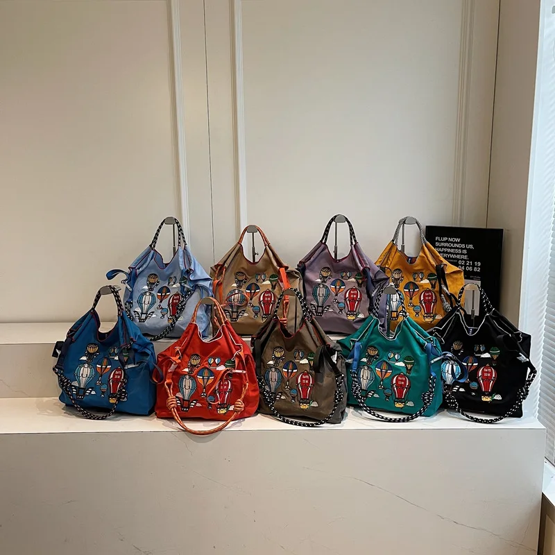 FEILER Japanese Upper Body Flower Embroidery Shopping Bag Small Fashion with A Single Shoulder Bag Tide Handbags
FEILER Japanese Upper Body Flower Embroidery Shopping Bag Small Fashion with A Single Shoulder Bag Tide Handbags