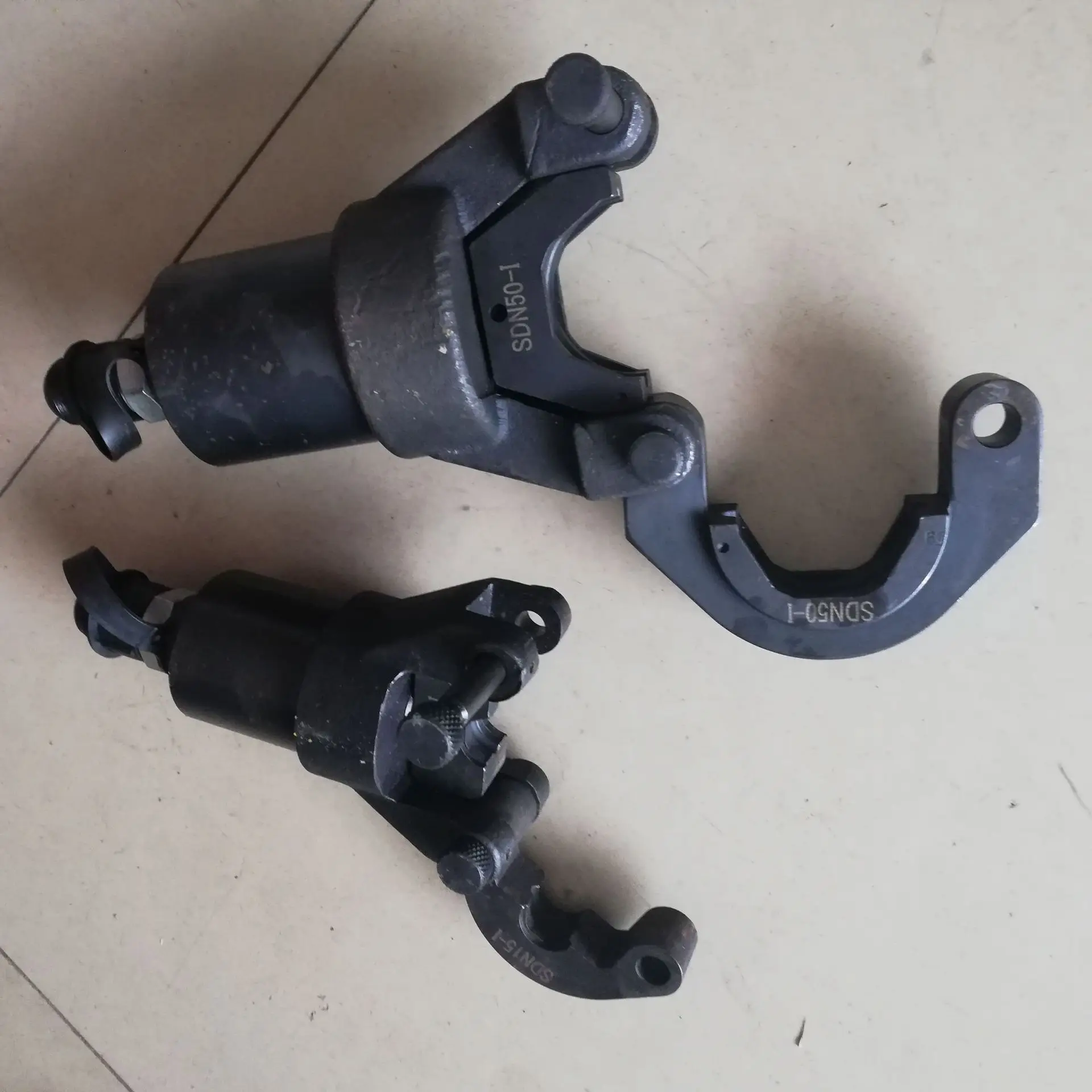 Stainless Steel Card Pressure Clamp Electric Water Pipe Double Clamp Pressure Double Extrusion Tool
Stainless Steel Card Pressure Clamp Electric Water Pipe Double Clamp Pressure Double Extrusion Tool