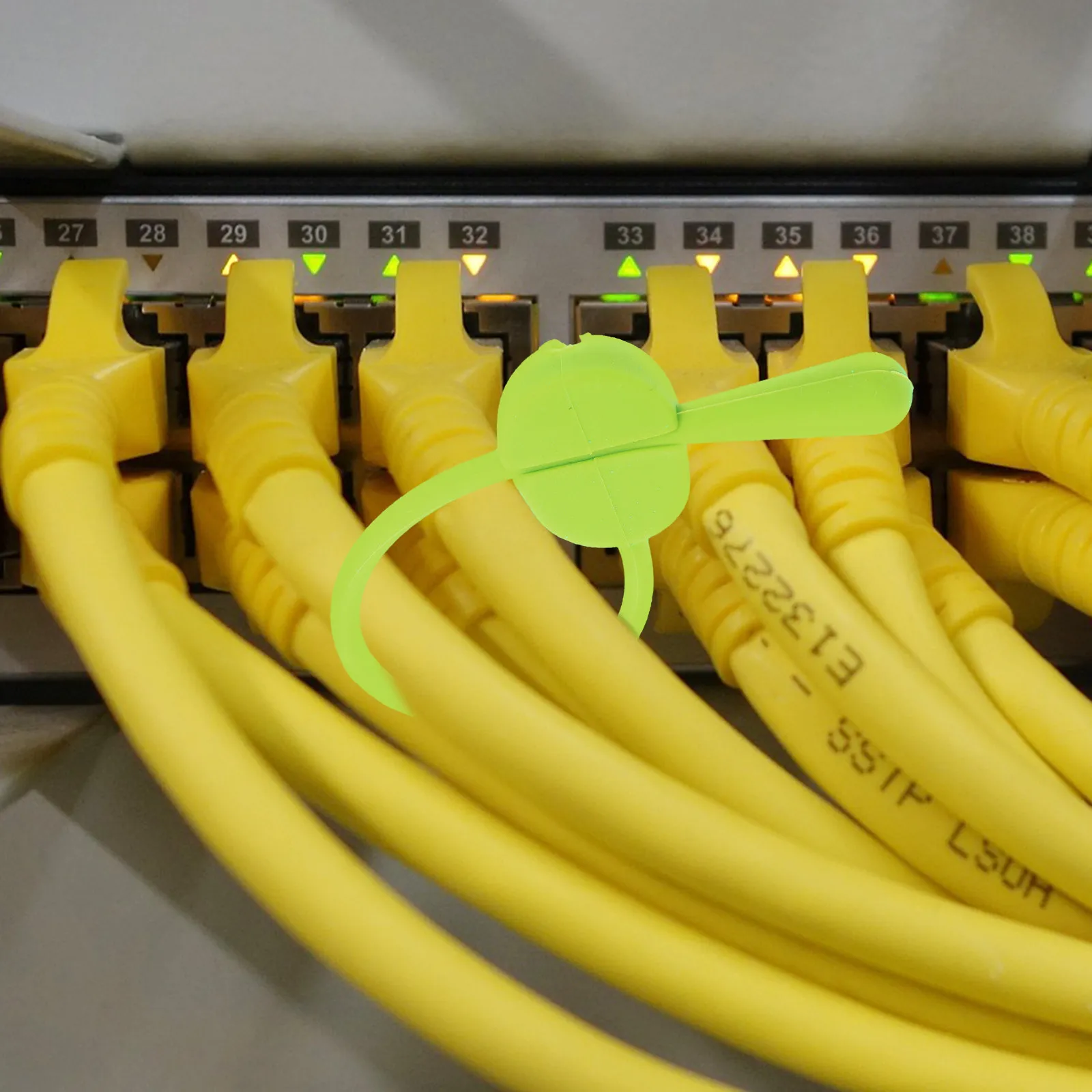 16pcs Reusable Silicone Cable Ties Wire Organizers Cord Straps For Home Office Garage Cable Management Cord Wrap
16pcs Reusable Silicone Cable Ties Wire Organizers Cord Straps For Home Office Garage Cable Management Cord Wrap