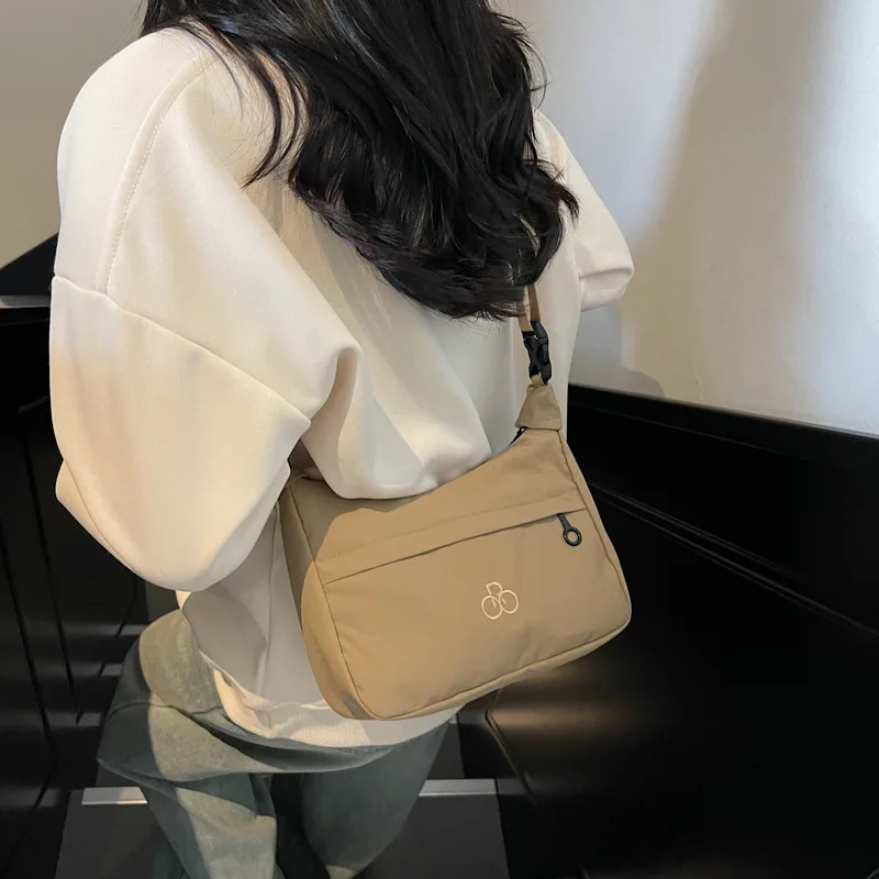 Japanese Simple Casual Nylon Woman Single Shoulder Crossbody Bag New Student Female Small Square Bag High Quality Messenger
Japanese Simple Casual Nylon Woman Single Shoulder Crossbody Bag New Student Female Small Square Bag High Quality Messenger