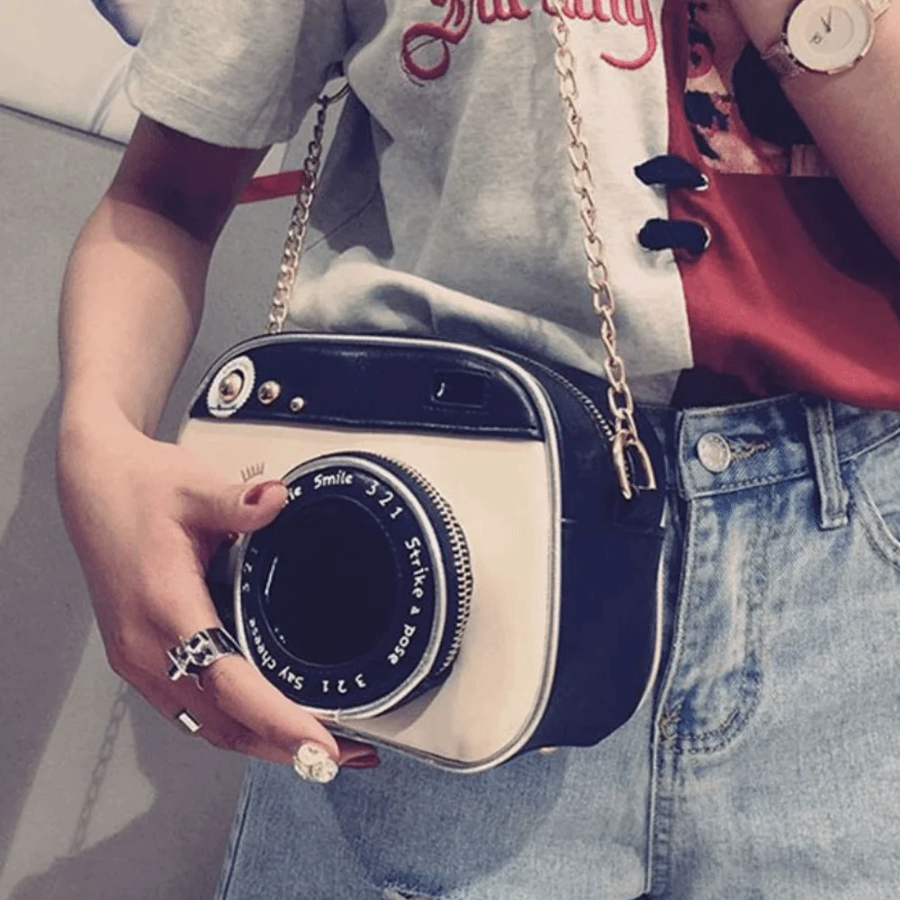 Retro PU Camera Shoulder Bag Metal Chain Small Bag Funny Box Bag Large Capacity Shoulder Bag PU Messenger Bag Party
Retro PU Camera Shoulder Bag Metal Chain Small Bag Funny Box Bag Large Capacity Shoulder Bag PU Messenger Bag Party