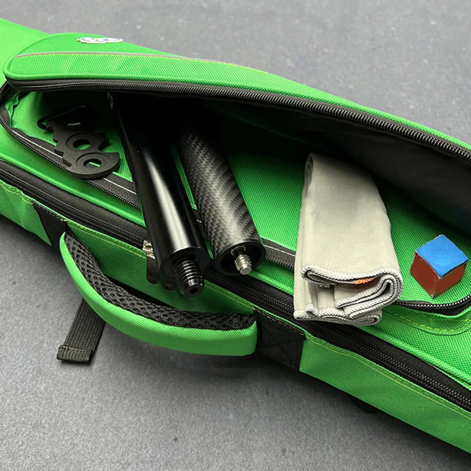 Pool Cue Stick Carrier Oxford Cloth Billiard Case with Zipper Pocket for Professional Billiard Supplies and Home Storage
Pool Cue Stick Carrier Oxford Cloth Billiard Case with Zipper Pocket for Professional Billiard Supplies and Home Storage