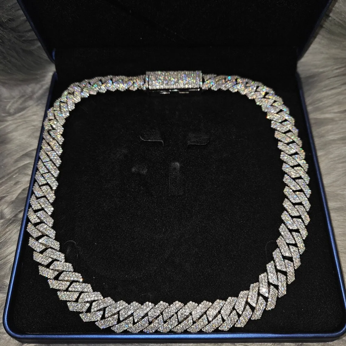 Hip Hop Moissanite Cuban Chain Rapper Necklace 15mm 925 Silver Iced Out Moissanite Cuban Link Chain
Hip Hop Moissanite Cuban Chain Rapper Necklace 15mm 925 Silver Iced Out Moissanite Cuban Link Chain