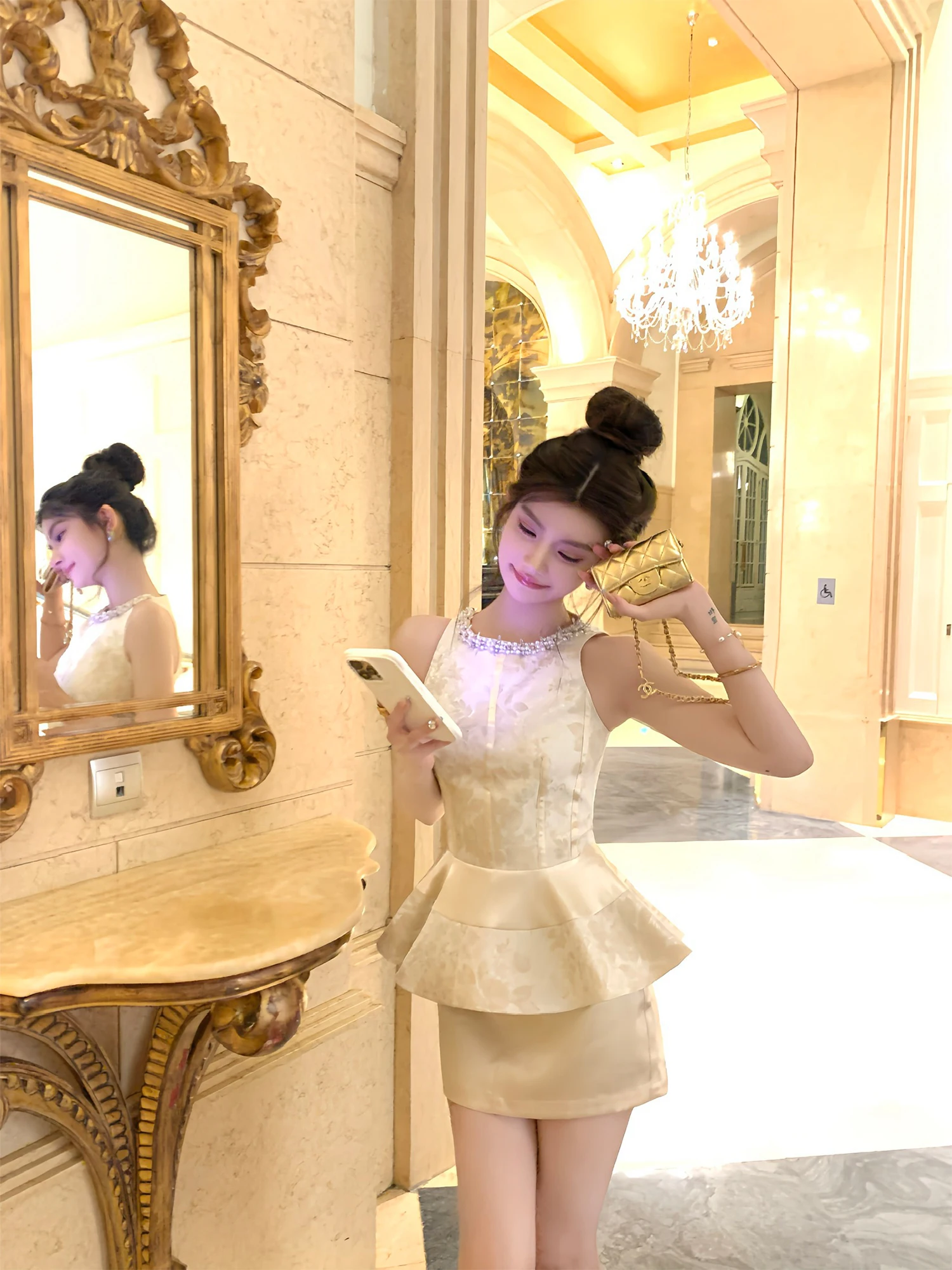 Yuexiaoting, китайский комплект из топа и юбки с завязками на талии, модный этнический круглый женский костюм из двух предметов
Yuexiaoting, китайский комплект из топа и юбки с завязками на талии, модный этнический круглый женский костюм из двух предметов