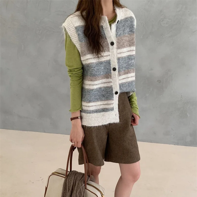 Autumn Winter New Age-Reducing European Style Warm Retro Vest Slimming Versatile Striped Sweater Women'S Vest
Autumn Winter New Age-Reducing European Style Warm Retro Vest Slimming Versatile Striped Sweater Women'S Vest
