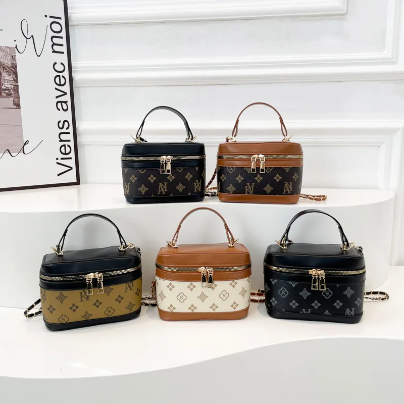 Box Bag2025 Latest Women's Fashion Retro High end Handheld Bucket Bag Old Flower Single Shoulder Cross Shoulders
Box Bag2025 Latest Women's Fashion Retro High end Handheld Bucket Bag Old Flower Single Shoulder Cross Shoulders