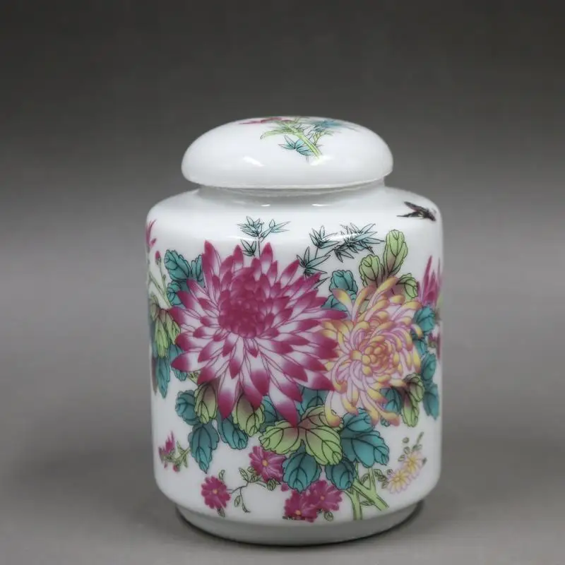 4.13 inch Chinese Famille Rose Porcelain Pot Tea Caddy Chrysanthemum Design
4.13 inch Chinese Famille Rose Porcelain Pot Tea Caddy Chrysanthemum Design