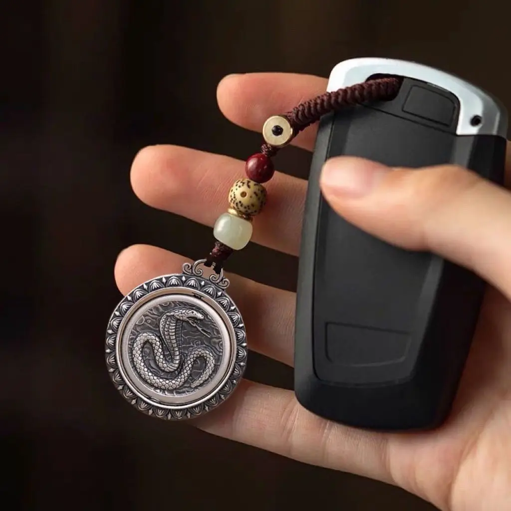 999 Sterling Silver Snake Gossip Keychain Car Men's Ancient French Style Birth Year Zodiac Men's Hanging Ornaments
999 Sterling Silver Snake Gossip Keychain Car Men's Ancient French Style Birth Year Zodiac Men's Hanging Ornaments