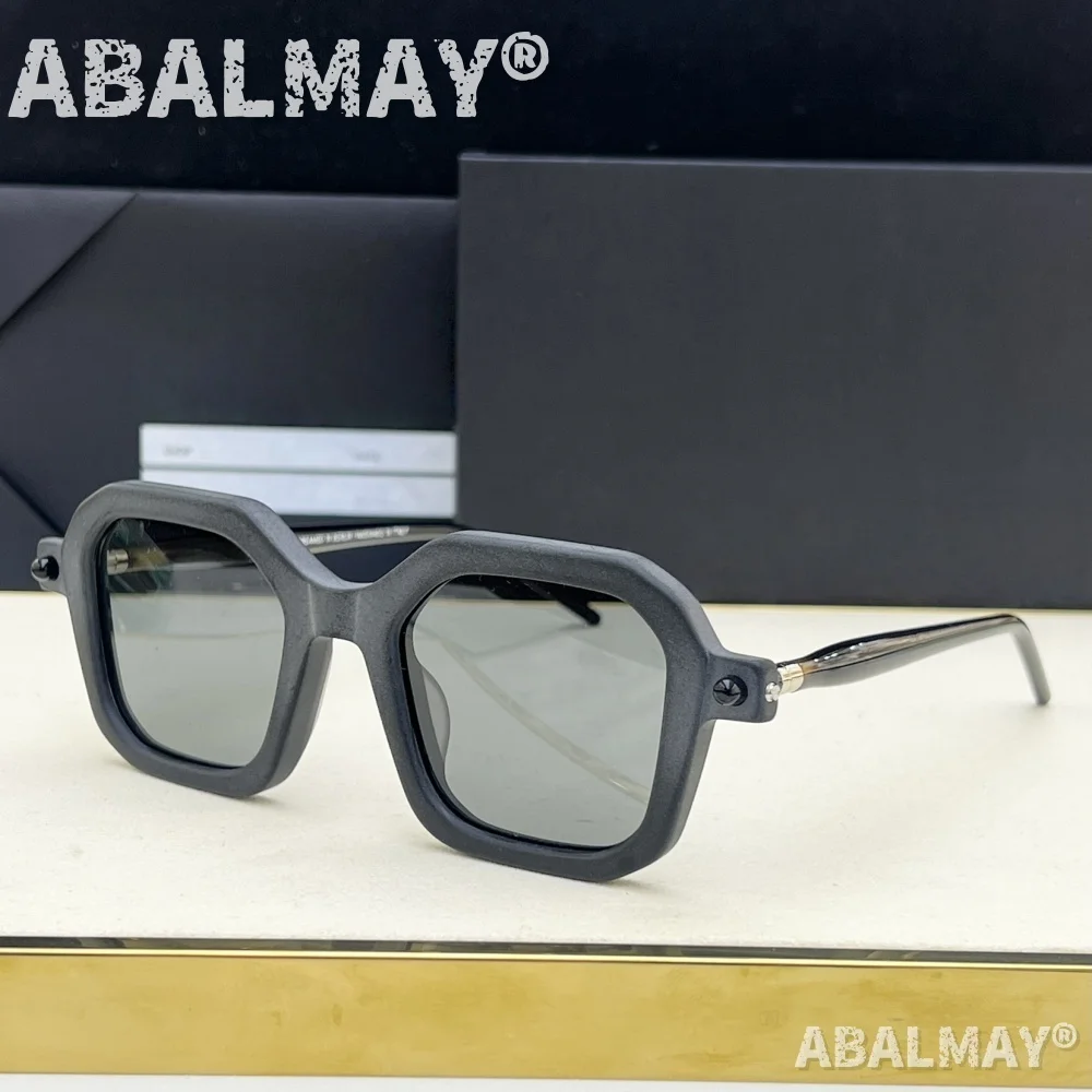 Top High Quality Sunglasses for Men and Women Maske P9 SIZE 49-23 Style UV400 Retro Fashion Special Design Sun Glasses with box
Top High Quality Sunglasses for Men and Women Maske P9 SIZE 49-23 Style UV400 Retro Fashion Special Design Sun Glasses with box