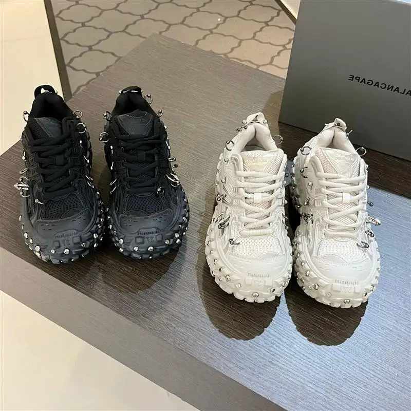 New Arrival Thick Bottomed Retro Dad Shoes in Genuine Leather with Nail Head Detailing And Unique Durian Tire Design for Women
New Arrival Thick Bottomed Retro Dad Shoes in Genuine Leather with Nail Head Detailing And Unique Durian Tire Design for Women